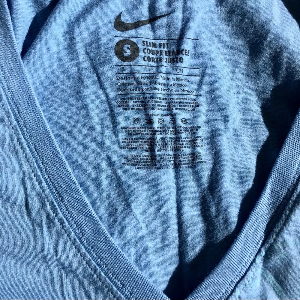 Nike UNC Tar Heels V-Neck Tee - Picture 4 of 5